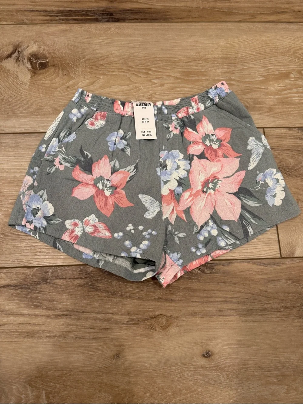Floral Print Elastic-Waist Girl’s Shorts - Green with Coral Blooms